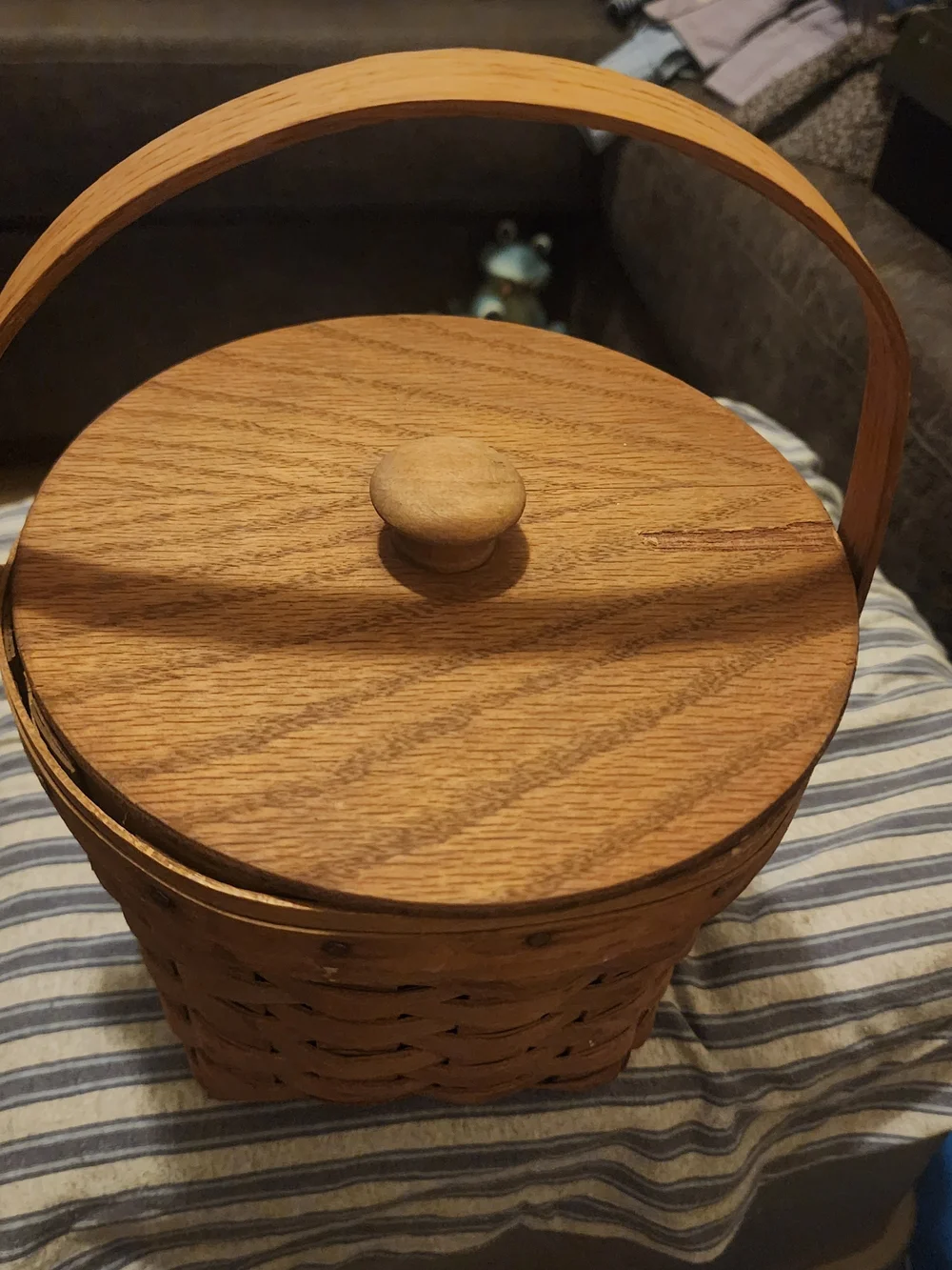 Longaberger Natural Brown Woven Lidded Basket with Handle